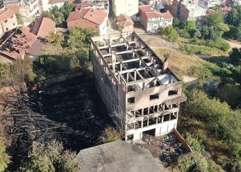 Tarihi ipek fabrikasındaki yangının bilançosu havadan görüntülendi
