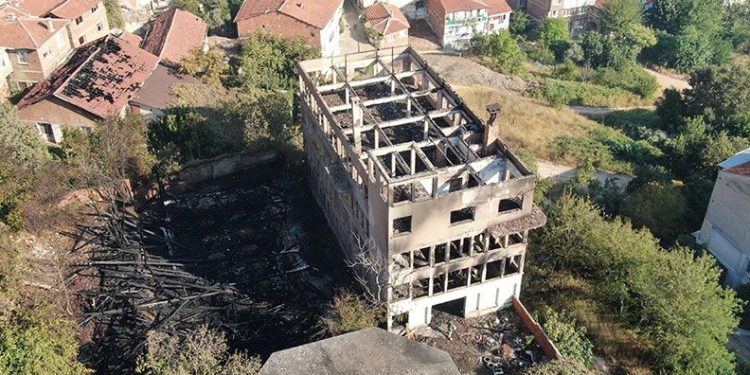 Tarihi ipek fabrikasındaki yangının bilançosu havadan görüntülendi