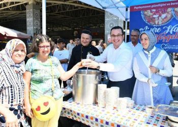 Mustafakemalpaşa’da kazanlar bereket için kaynadı