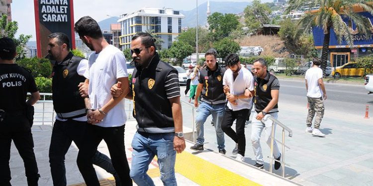 Arkadaşlık sitelerinde adisyon tuzağı