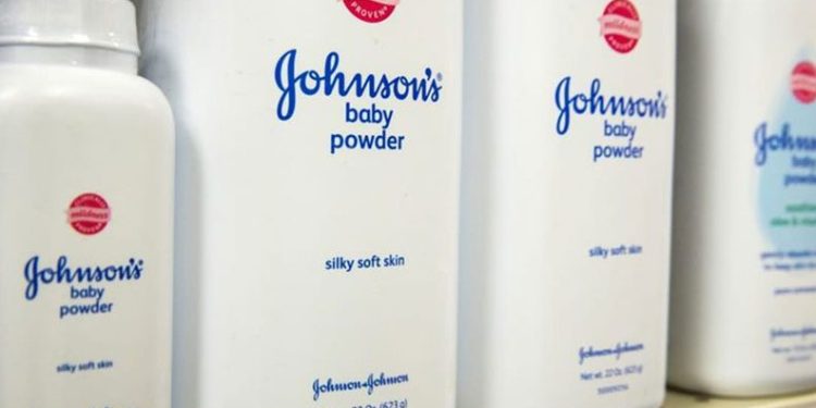 Johnson & Johnson, bebek pudrasının satışını durduracak