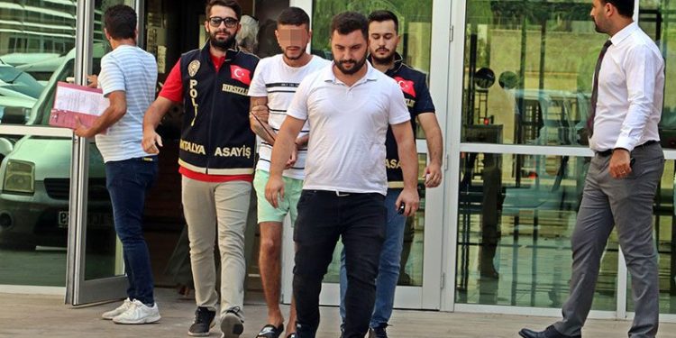 Cezaevinden çıkıp hırsızlık yaptı