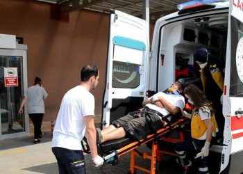 Çorlu’da kamyon kasasından düşen şoför yaralandı