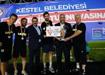 Kestel’de ayak tenisinde ödüller verildi