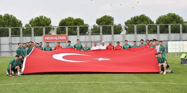 Bursaspor’dan Zafer Bayramı kutlaması
