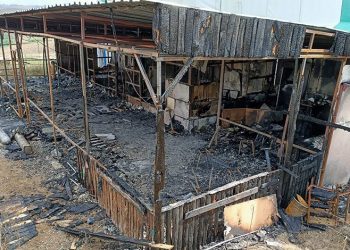 İstanbul’da yanan halı saha deposundan ceset çıktı