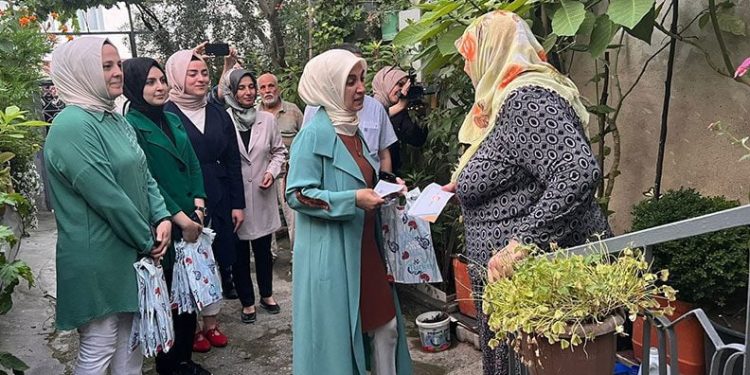 Ak kadınlar’dan Nilüfer’de hane ziyaretleri