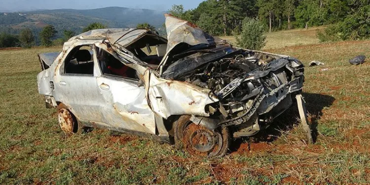Otomobil şarampole yuvarlandı: 1 ölü