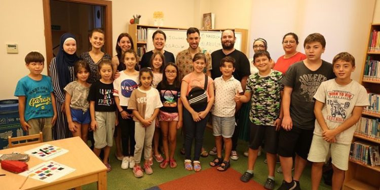 İspanyol yazar Nilüferli kitap kurtlarıyla buluştu