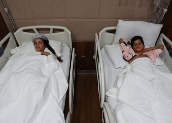 Filistinli iki kardeş Cumhurbaşkanı Erdoğan’ın talimatıyla tedavi için Türkiye’ye getirildi