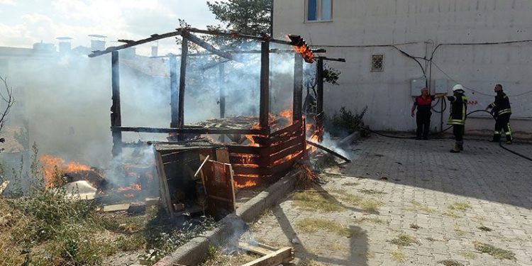 Tokat’ta çocukların ateşle oyunu yangın çıkardı