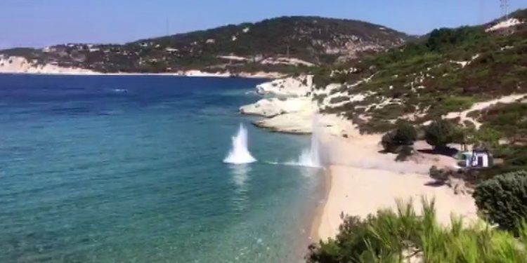 İzmir’de denizde bulunan el bombası imha edildi