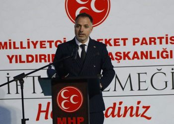 YKS’de derece yapan öğrencilere tebrik