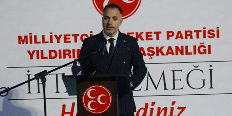 YKS’de derece yapan öğrencilere tebrik