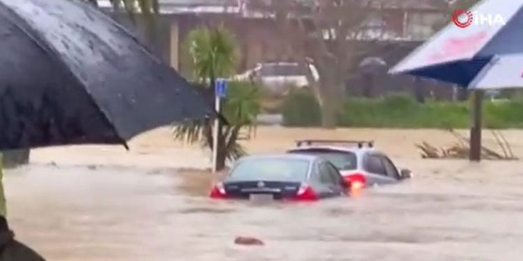 Sel nedeniyle OHAL ilan edildi