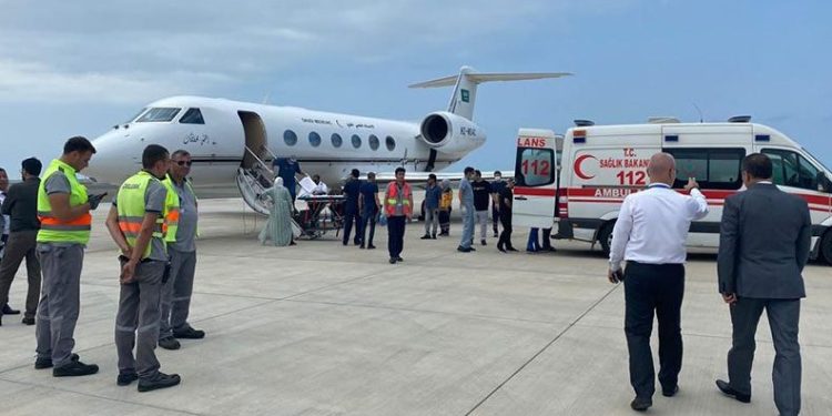 Minibüsü kazasında yaralanan turistler memleketlerine gönderildi