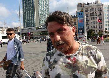İstanbul’da seyyar satıcılar turisti darp etti