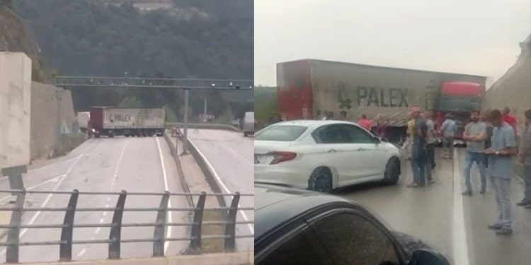 Bursa’da yağmur beraberinde kazayı da getirdi