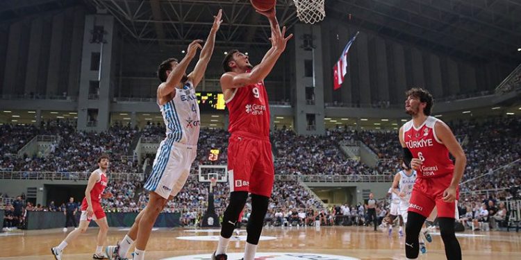 Bursasporlu oyuncu Yiğitcan Saybir sakatlandı