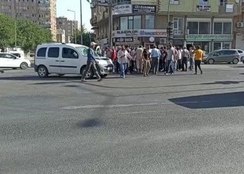Mardin’de kırmızı ışıkta geçen tır, motosiklet sürücüsünü ezdi