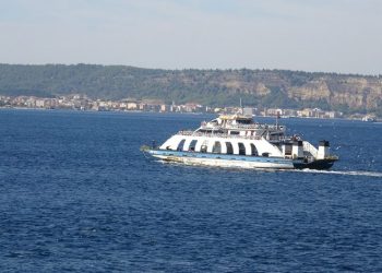 Bozcaada ve Gökçeada feribot seferleri iptal edildi