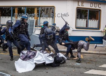 Fransa’da grev dalgası! Çok sayıda kişi iş bıraktı