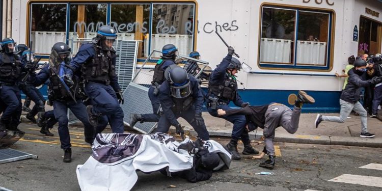 Fransa’da grev dalgası! Çok sayıda kişi iş bıraktı