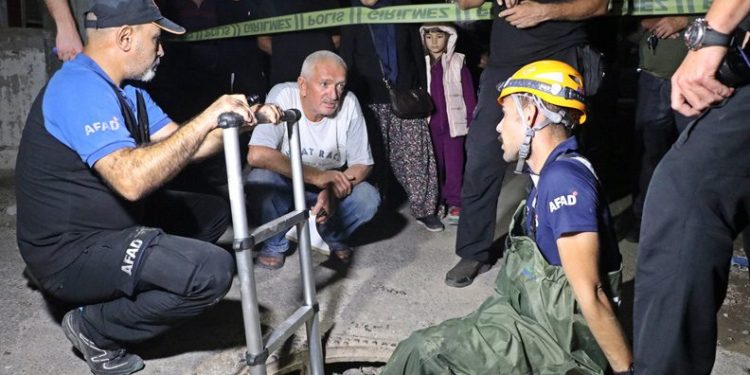 Mermercideki ceset krokisi ekipleri harekete geçirdi