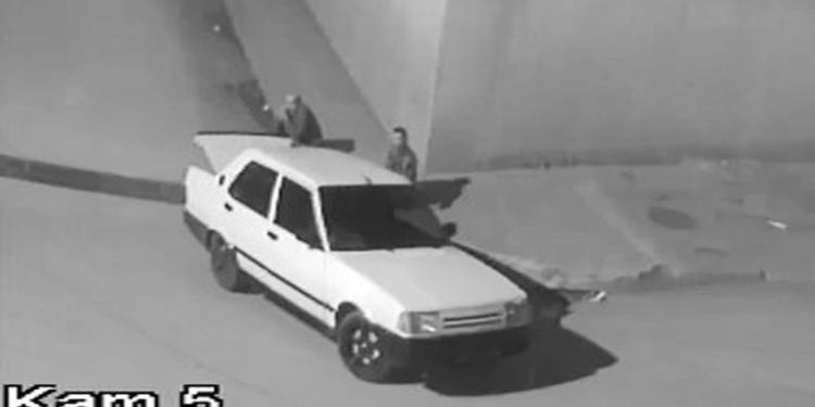 Bursa’da kamera açısını değiştirip mazgalları çaldılar