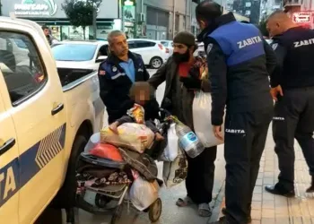 Bursa’da dilenci zabıtaya bıçak çekti