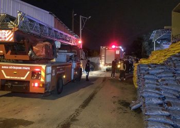Bursa’da yakacak depolama tesisinde yangın