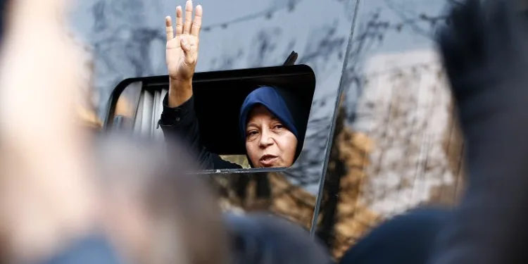 İran’ın eski liderinin kızı tutuklandı