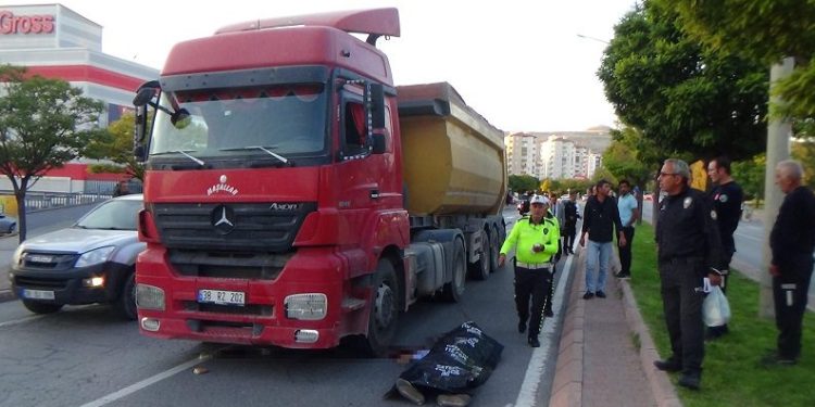 TIR’ın çarptığı şahıs hayatını kaybetti