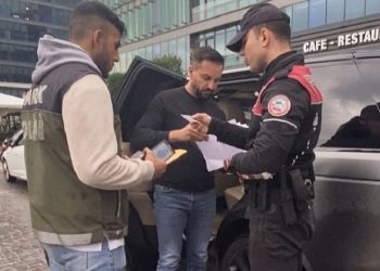 AVM’lerde ‘yabancı şahıs’ denetimi