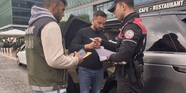 AVM’lerde ‘yabancı şahıs’ denetimi