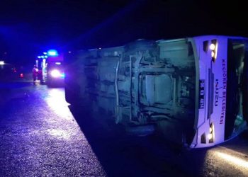 Yozgat’ta cenazeye gidenleri taşıyan otobüs devrildi