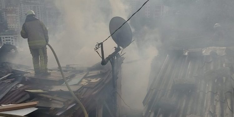 Eyüpsultan’da iki gecekondu küle döndü