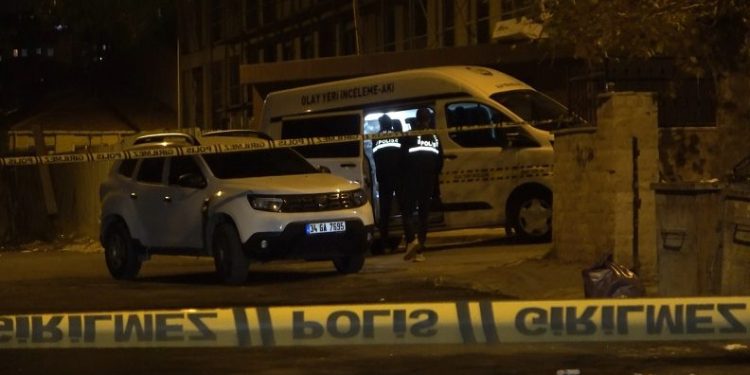 Düğünde bıçak ve silahlı kavga