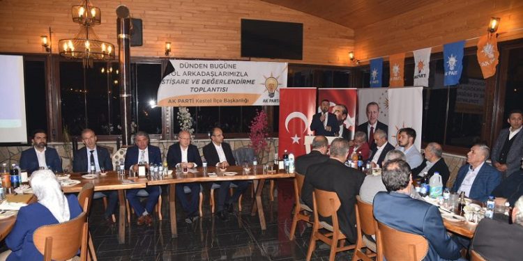 AK Parti ilçe teşkilatı Kestel’de buluştu