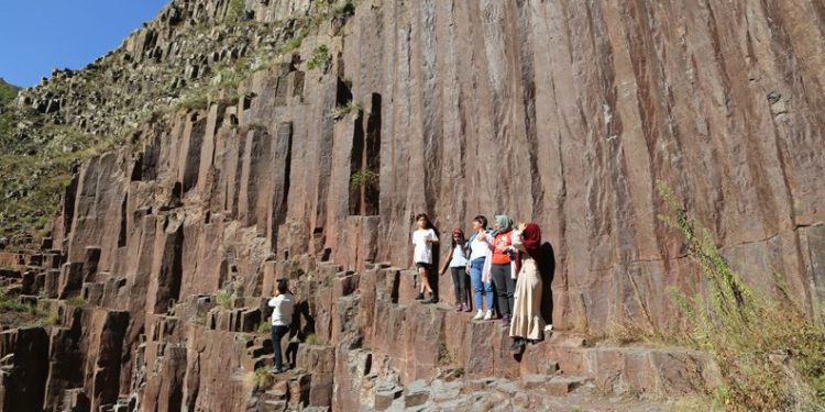 Bazalt Kayalığı büyük ilgi görüyor!