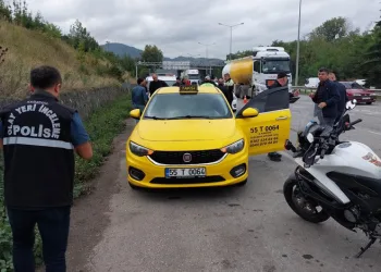 17 yaşında silahla taksiyi gasp etti