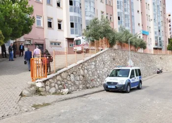 Bursa’da lise öğrencisi okulda dördüncü kattan düştü