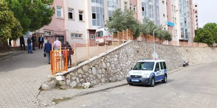 Bursa’da lise öğrencisi okulda dördüncü kattan düştü