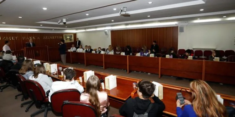 Başkan Taban misafir öğrencilerle buluştu