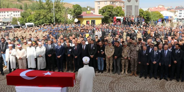 Şehit İbrahim Han Van’da son yolculuğuna uğurlandı