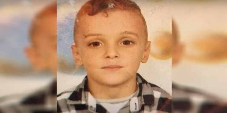 Köpekten kaçarken otomobilin çarptığı çocuk öldü