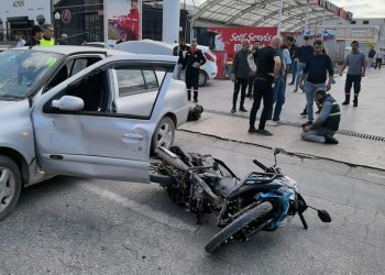 Bursa’da motosikletle otomobil çarpıştı: 4 yaralı
