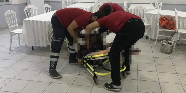 Oğlunun düğününde eşini öldürdü