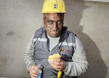 Maden faciasından 2 dakikayla kurtuldu