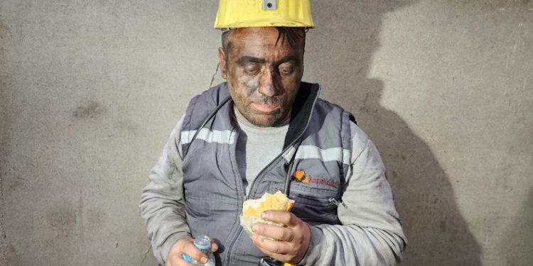 Maden faciasından 2 dakikayla kurtuldu